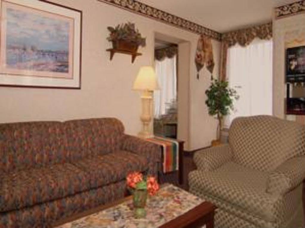 Econo Lodge Ричмънд Екстериор снимка