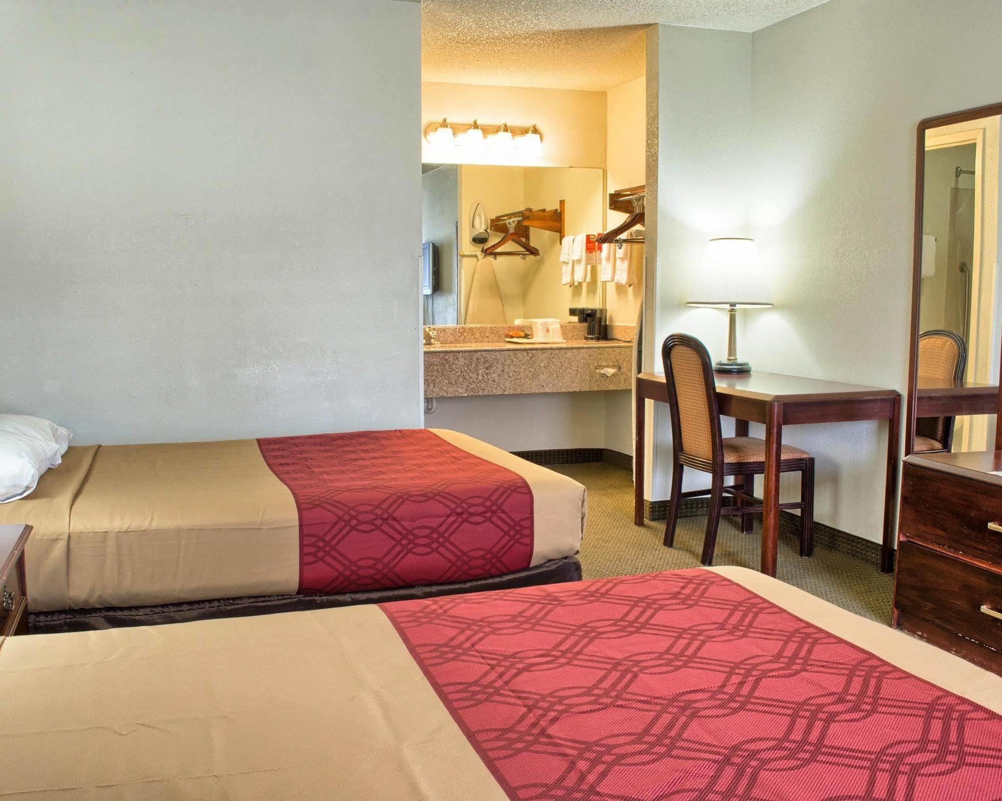 Econo Lodge Ричмънд Екстериор снимка